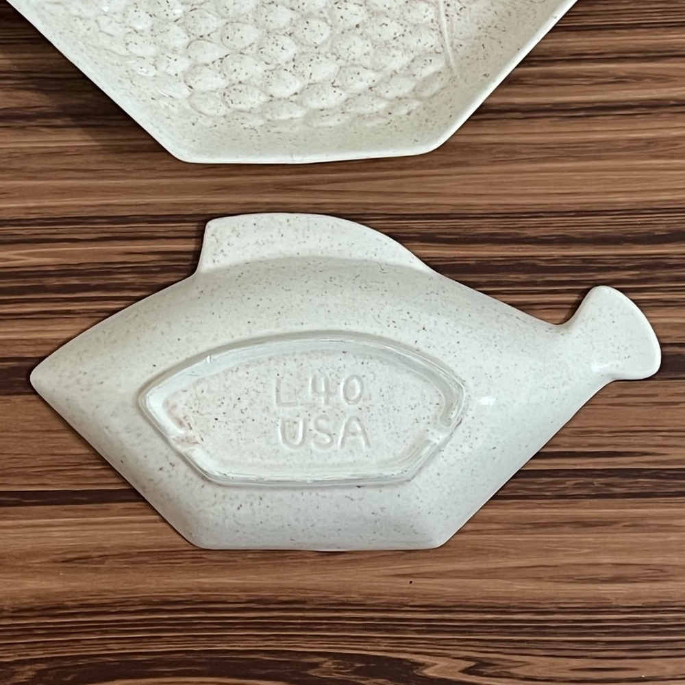 Vintage MCM California Pottery Fish Snack Dishes - Picture 7 of 10